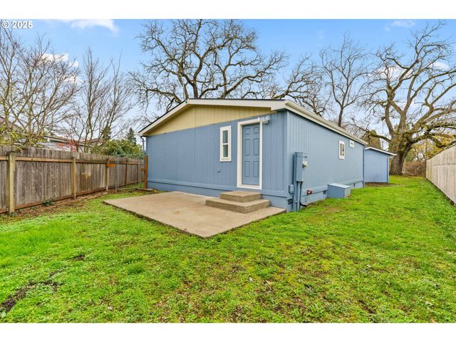 1202 N PARK Ave, Eugene, OR 97404