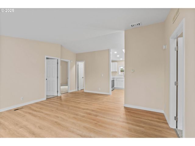 1202 N PARK Ave, Eugene, OR 97404