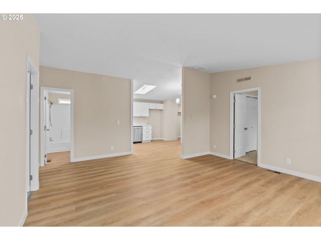 1202 N PARK Ave, Eugene, OR 97404