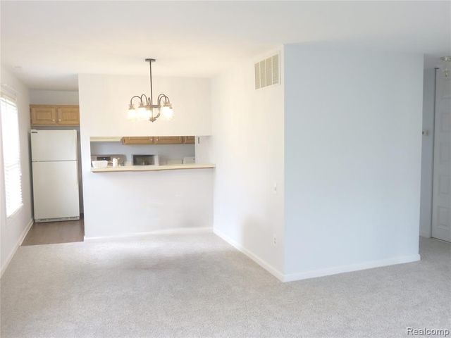 2662 Wildwood Court, Lake Orion, MI 48360