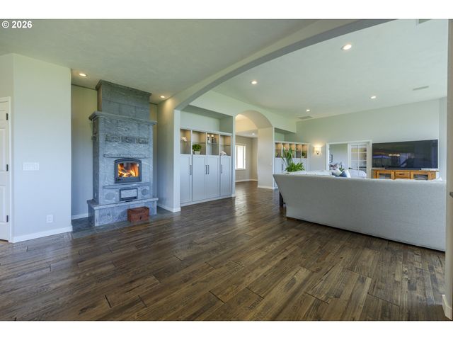 33685 VAN DUYN Rd, Eugene, OR 97408
