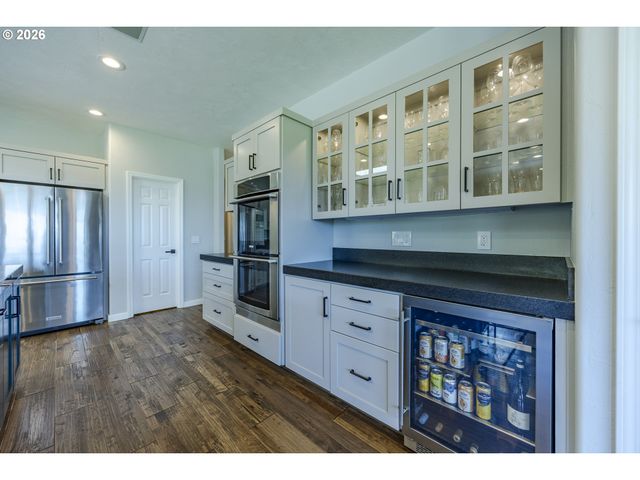33685 VAN DUYN Rd, Eugene, OR 97408