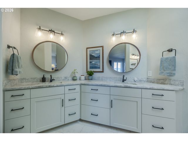 33685 VAN DUYN Rd, Eugene, OR 97408