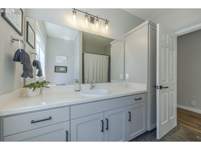 33685 VAN DUYN Rd, Eugene, OR 97408