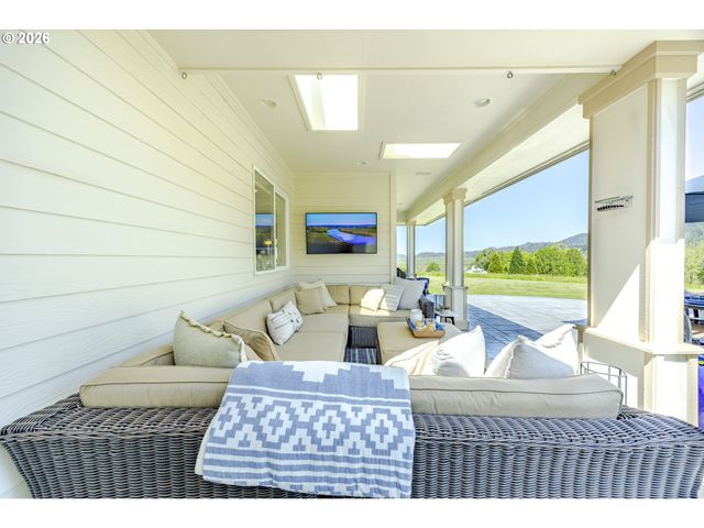 33685 VAN DUYN Rd, Eugene, OR 97408
