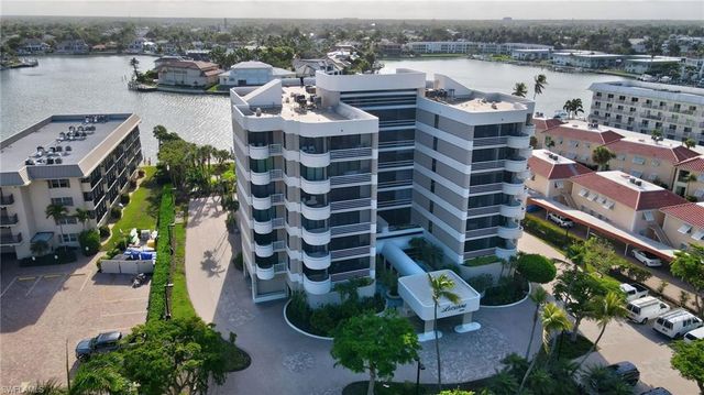 3100 Gulf Shore BLVD N 104, Naples, FL 34103