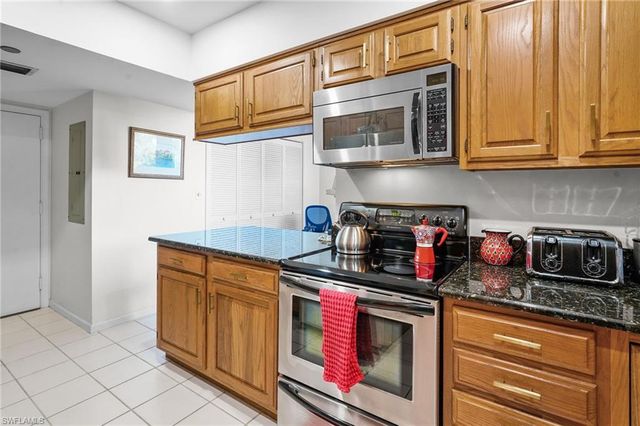 3100 Gulf Shore BLVD N 104, Naples, FL 34103