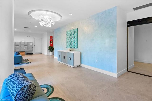 3100 Gulf Shore BLVD N 104, Naples, FL 34103