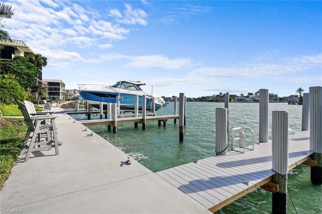 3100 Gulf Shore BLVD N 104, Naples, FL 34103