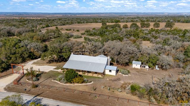 936 County Road 375, San Antonio, TX 78253
