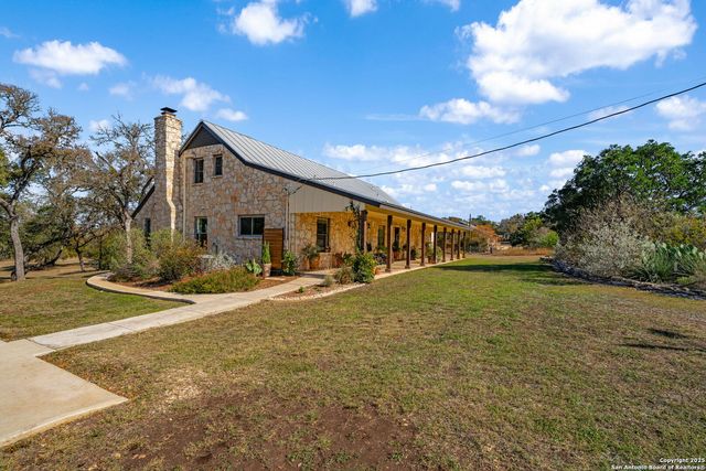 936 County Road 375, San Antonio, TX 78253