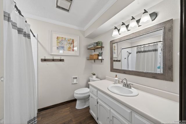 936 County Road 375, San Antonio, TX 78253