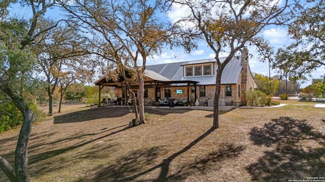 936 County Road 375, San Antonio, TX 78253