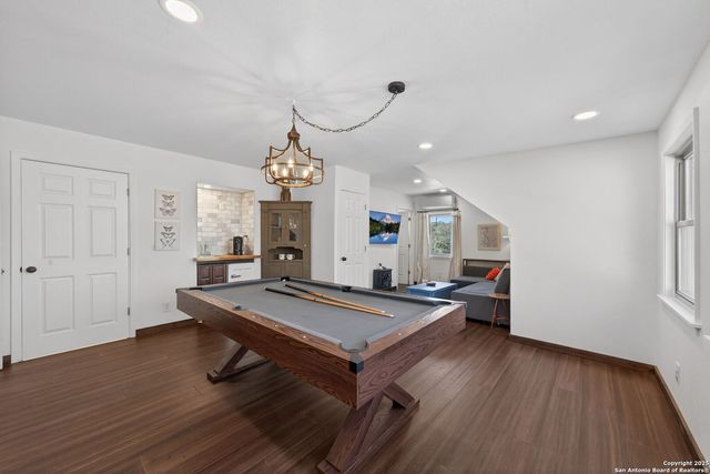 936 County Road 375, San Antonio, TX 78253