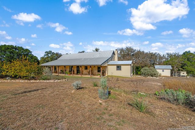 936 County Road 375, San Antonio, TX 78253