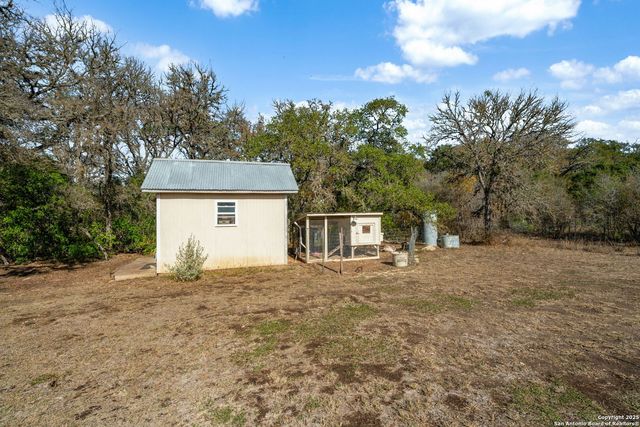 936 County Road 375, San Antonio, TX 78253