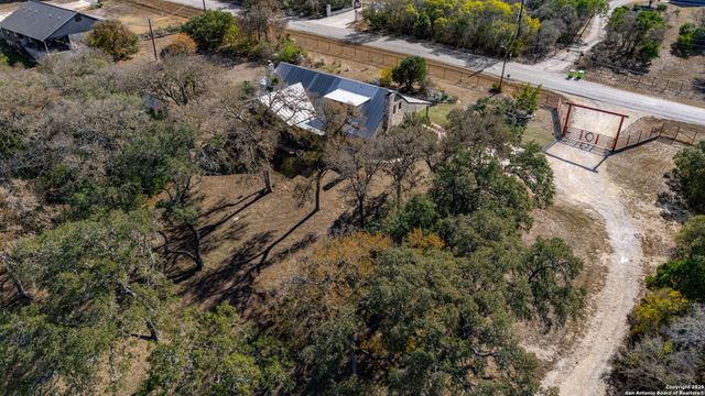 936 County Road 375, San Antonio, TX 78253