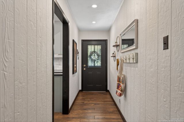 936 County Road 375, San Antonio, TX 78253