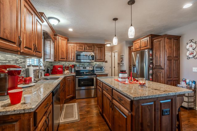 1905 W Springdale Street, Springfield, MO 65803