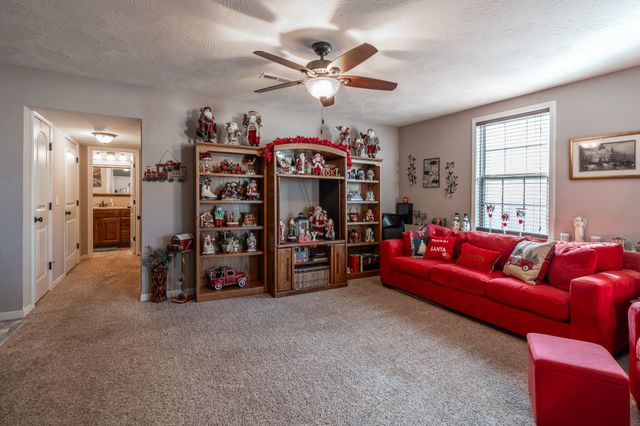 1905 W Springdale Street, Springfield, MO 65803