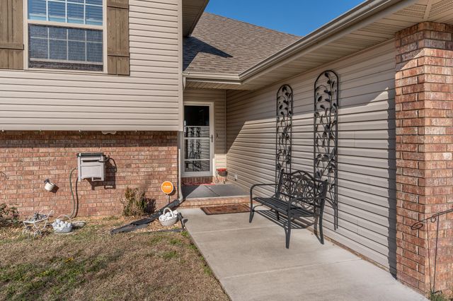 1905 W Springdale Street, Springfield, MO 65803