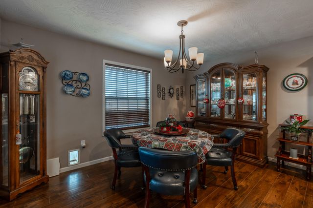 1905 W Springdale Street, Springfield, MO 65803