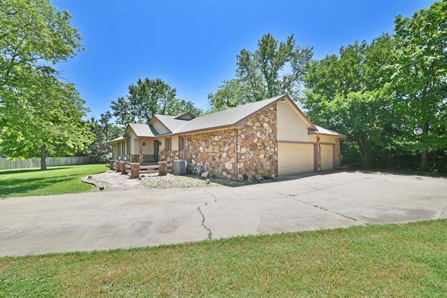 7 N Hopper Ct, Goddard, KS 67052