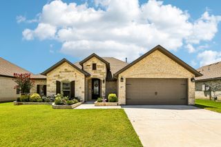1077 Fleetwood Drive, Justin, TX 76247