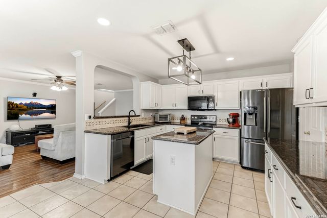 10635 Arabian Sands, San Antonio, TX 78254