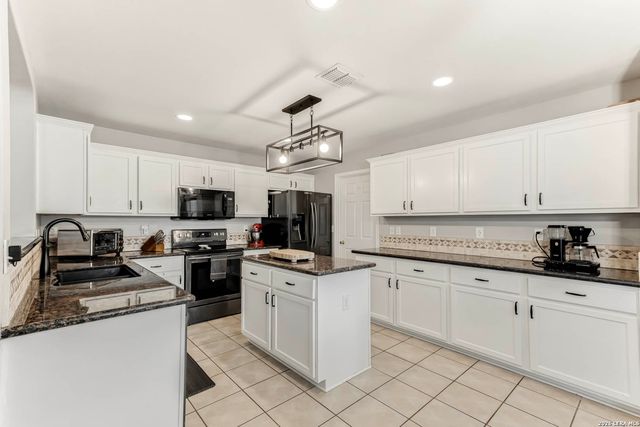 10635 Arabian Sands, San Antonio, TX 78254
