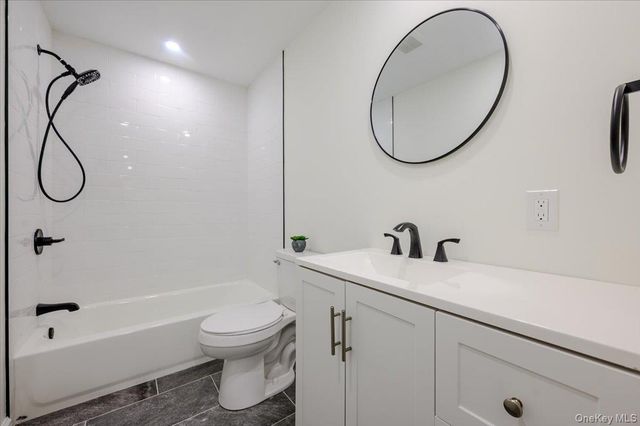 17 Lake Prom, Ronkonkoma, NY 11779