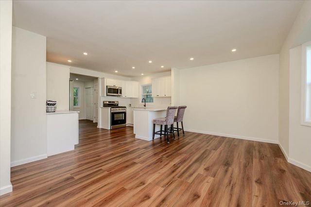 17 Lake Prom, Ronkonkoma, NY 11779