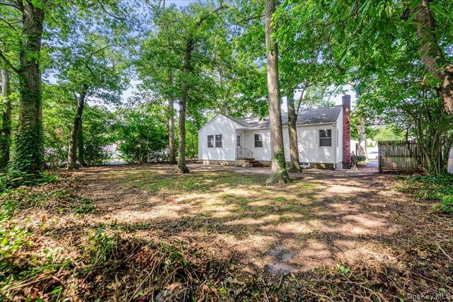 17 Lake Prom, Ronkonkoma, NY 11779