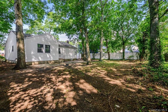 17 Lake Prom, Ronkonkoma, NY 11779