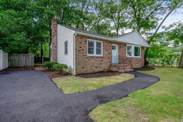 17 Lake Prom, Ronkonkoma, NY 11779