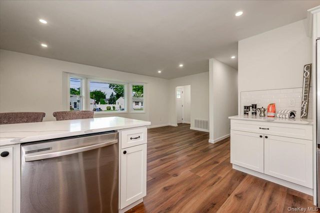 17 Lake Prom, Ronkonkoma, NY 11779