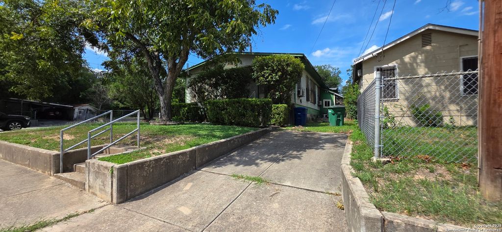 1701 E Highland Blvd, San Antonio, TX 78210