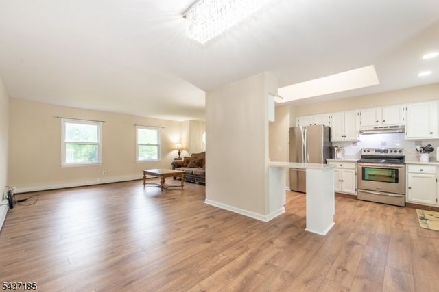 6 Southfield Dr, Wantage Twp., NJ 07461