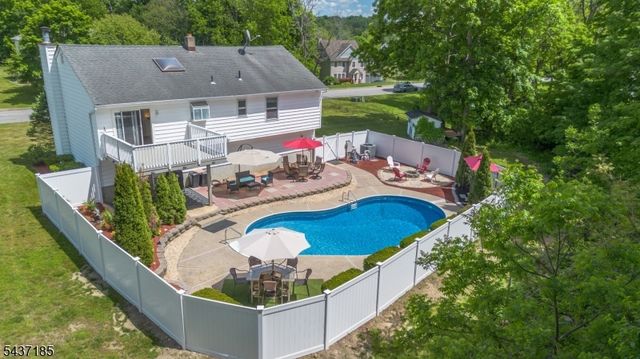 6 Southfield Dr, Wantage Twp., NJ 07461