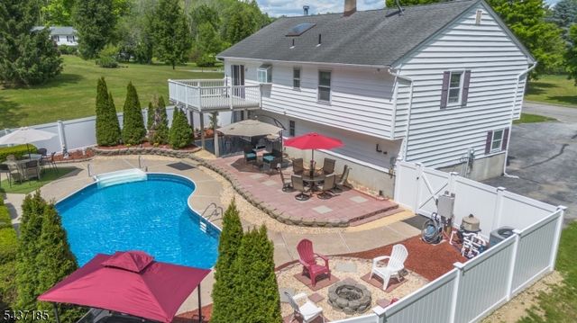 6 Southfield Dr, Wantage Twp., NJ 07461