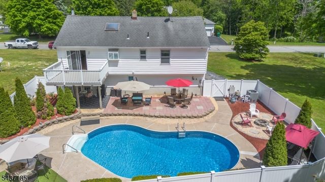 6 Southfield Dr, Wantage Twp., NJ 07461