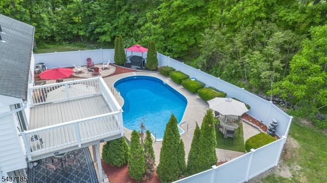 6 Southfield Dr, Wantage Twp., NJ 07461