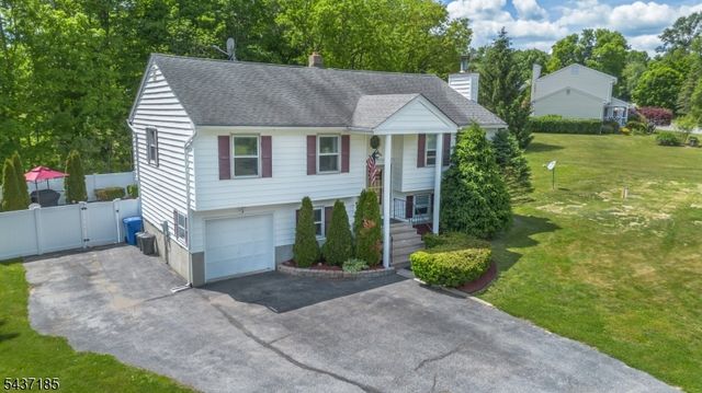 6 Southfield Dr, Wantage Twp., NJ 07461
