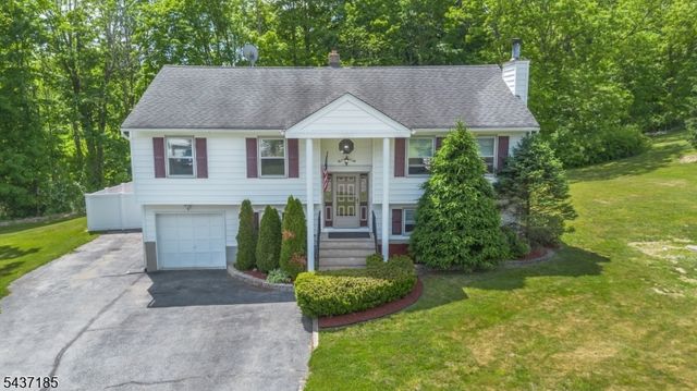 6 Southfield Dr, Wantage Twp., NJ 07461
