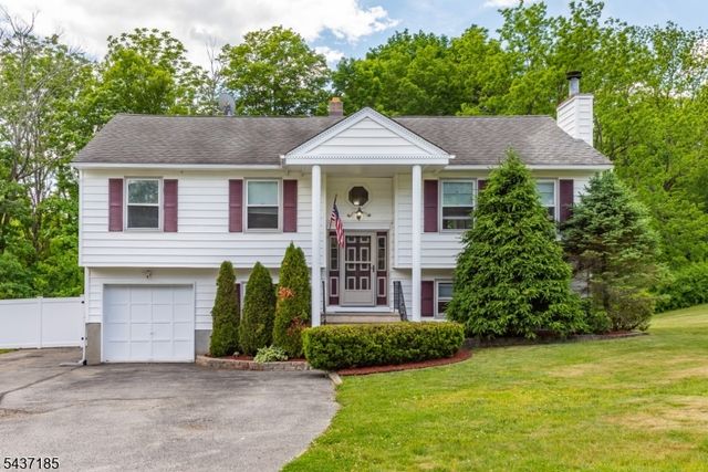 6 Southfield Dr, Wantage Twp., NJ 07461