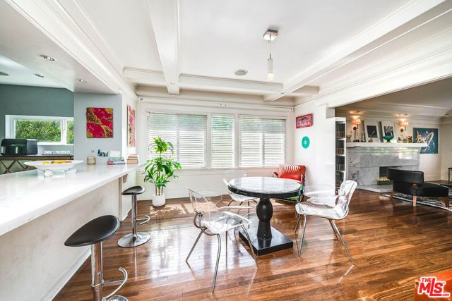 206 N Wilton Place, Los Angeles, CA 90004