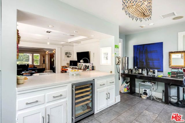 206 N Wilton Place, Los Angeles, CA 90004