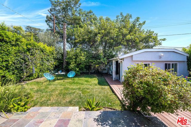206 N Wilton Place, Los Angeles, CA 90004