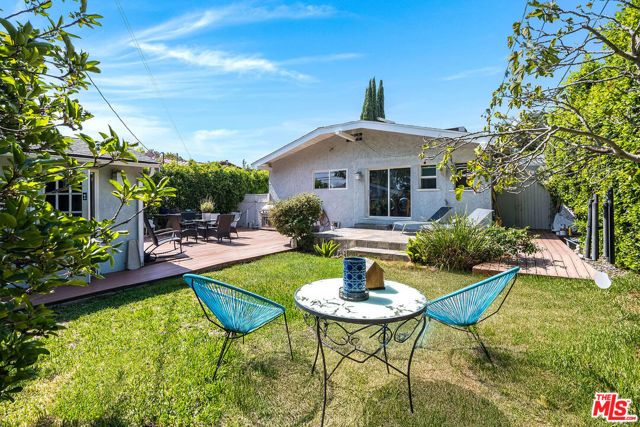 206 N Wilton Place, Los Angeles, CA 90004