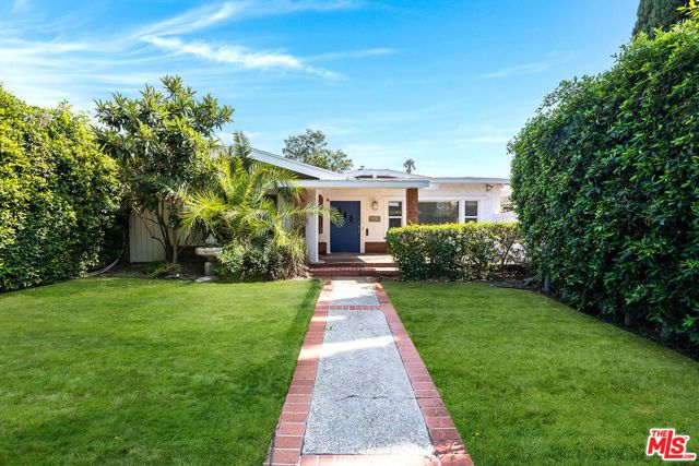 206 N Wilton Place, Los Angeles, CA 90004